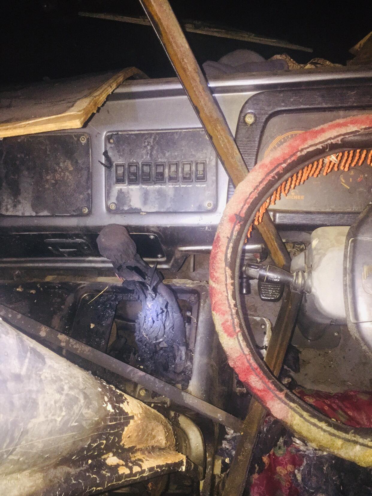 लाली गुराँस आमाविको बस पार्किङ स्थलमा साँझपख आगलागी