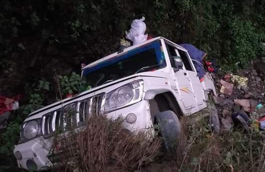 भुस्मेको उकालोमा जिप दुर्घटनामा एक महिलाको घट्ना स्थलमा निधन, ८ घाइते