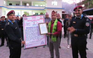 लमजुङ प्रहरीद्वारा सहायक हवल्दार दिपक गिरी उत्कृष्ट प्रहरी घोषित