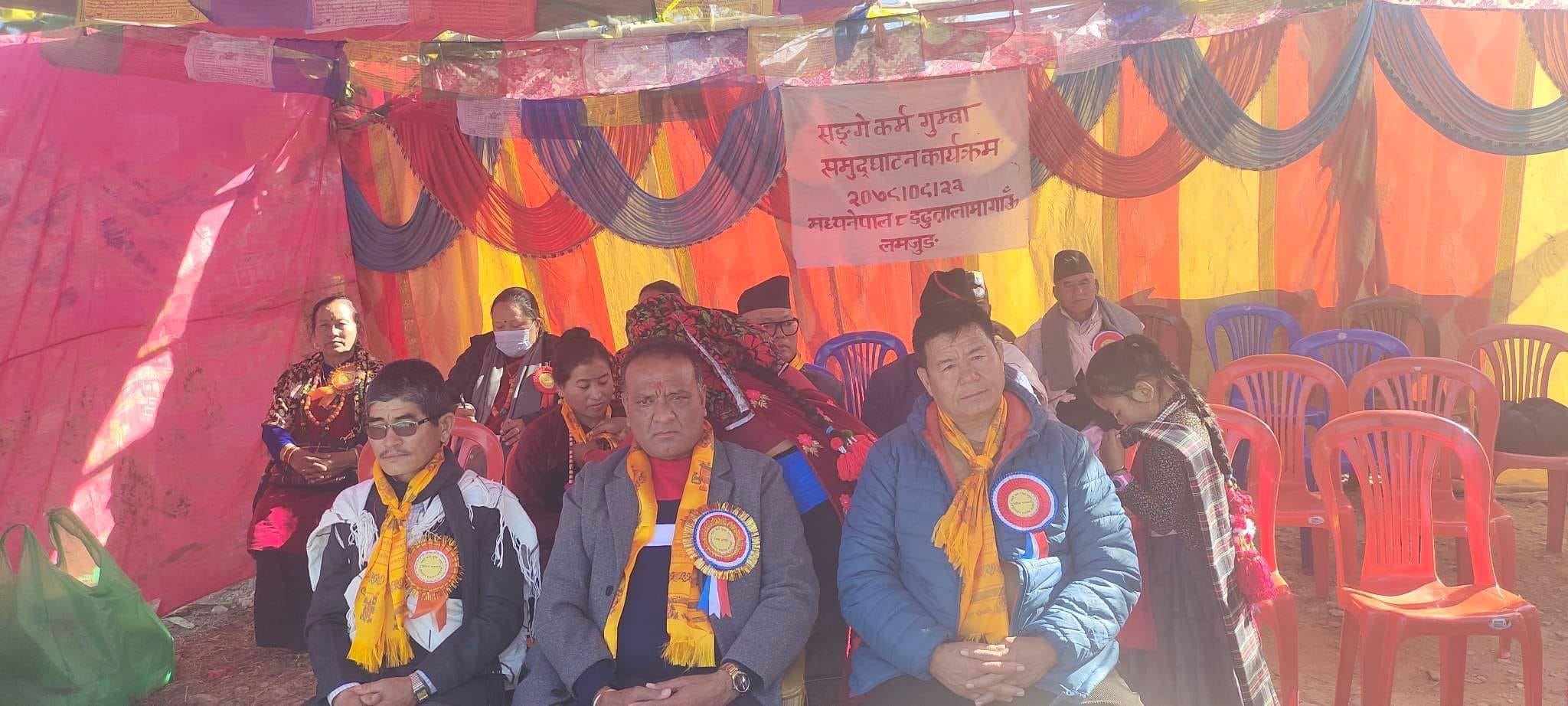 डढुवामा मध्यनेपालका मेयरद्वारा गुम्बा उदघाटन