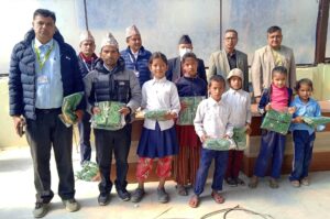 ५२ विद्यार्थीलाई न्यानो ट्याक वितरण