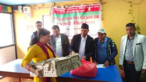 अपाङ्गता भएका व्यक्तिहरूलाई एक दिने कुखुरा पालन तालिम सहित चल्ला, दाना र विउँ पूँजी वितरण