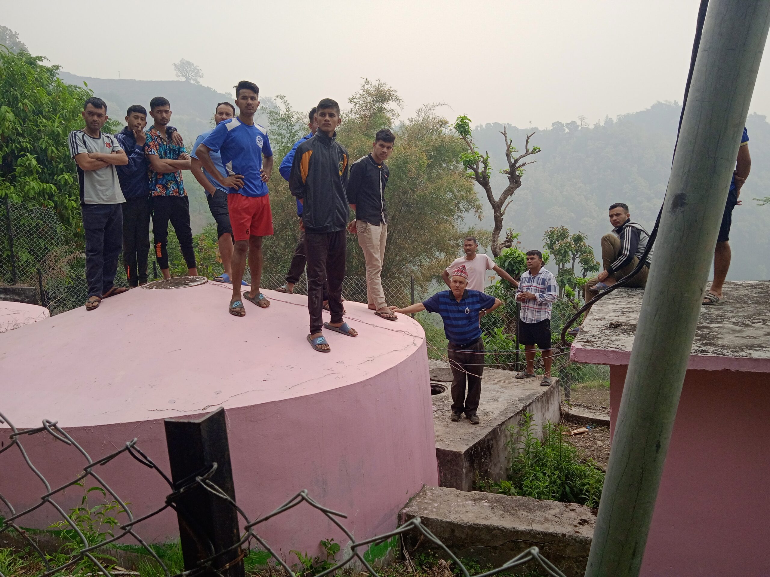 धुसेनी एक घर एक धारा खानेपानीको गुणस्तर ? कागजी रुपमा योजना सक्ने र धारामा पानी सुक्ने सँगसँगै