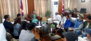 लोककल्याणकारी विज्ञापन रोक्ने सरकारको मनसाय नभएको सञ्चारमन्त्री शर्माको प्रष्टोक्ति
