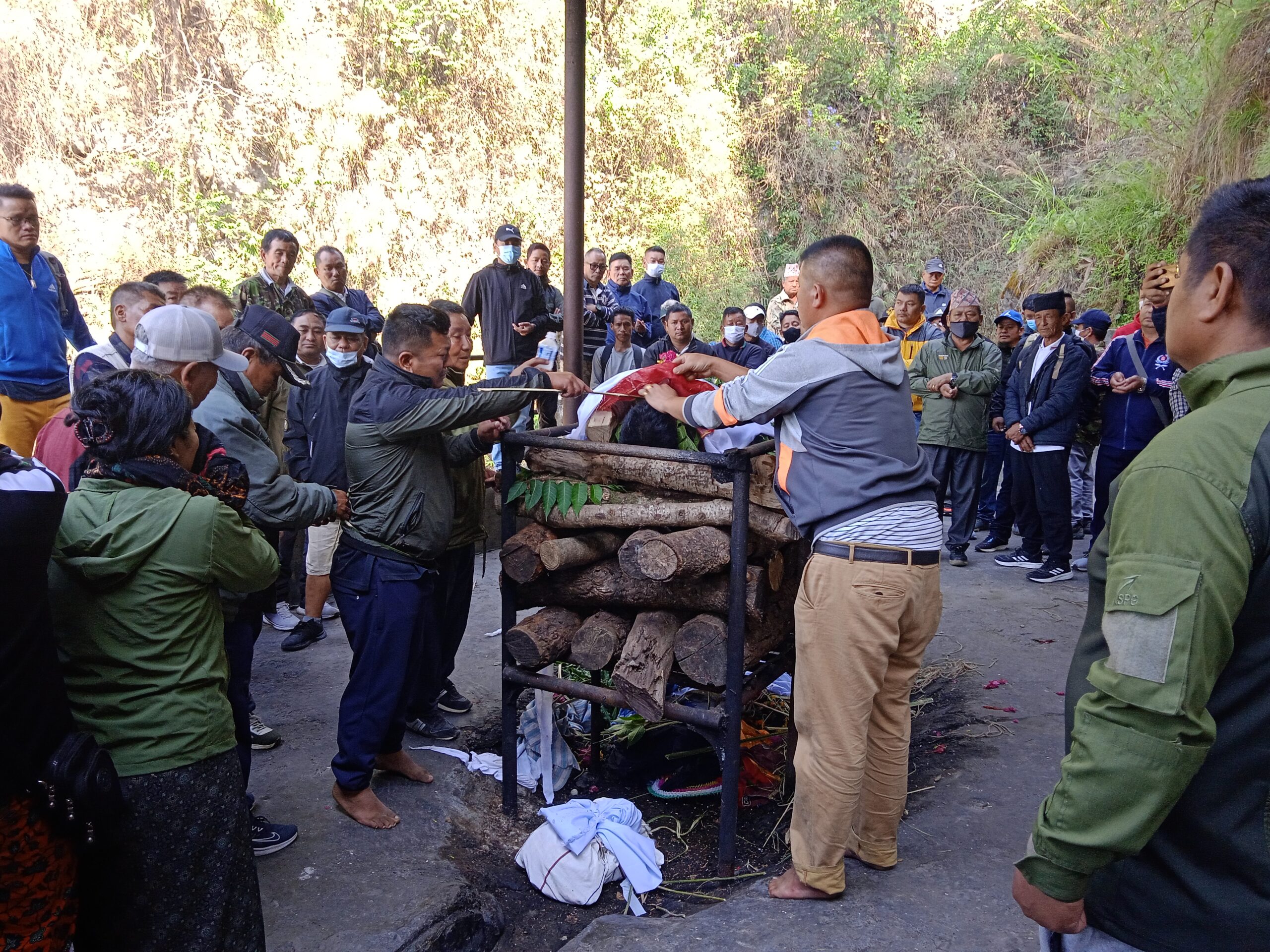 ठाडोभाकाका एक उज्वल नक्षत्र सुवेदार सन्तबहादुर गुरुङको पोखरामा अन्तिम विदाई
