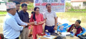 असार १५ गते खेत रोप्दै दही च्यूँरा खाने संस्कार, संस्कृतिलाई साहित्यको समेत समिश्रणका साथ फरक तौरतारिकाबाट मनाइयो : फोटो फिचर