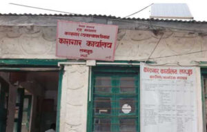 लमजुङ कारागारबाट बिहानीपख भागेका दुई कैदीमध्ये एक १२ घण्टा नबित्दै फेला अर्कोको खोजी कार्य जारी