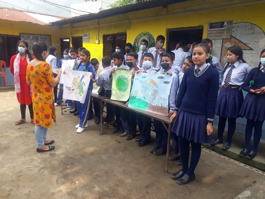 विश्व वातावरण दिवसमा लमजुङमा बृक्षारोपण, सरसफाईका साथमा चित्रकला प्रदर्शनी लगायतका गतिविधि
