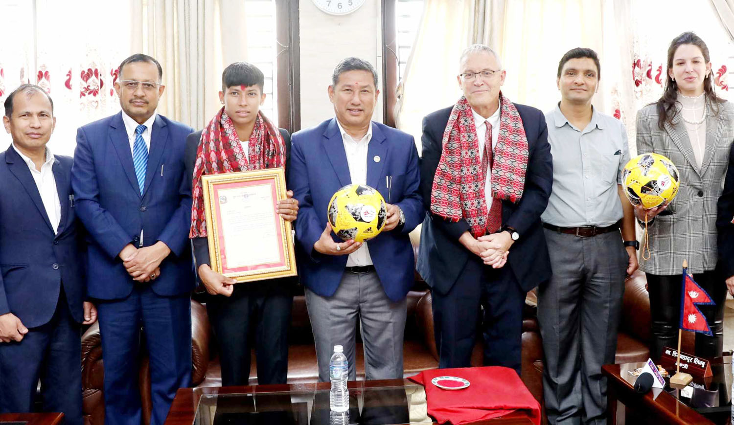 महिला फुटबल खेलाडी लमजुङे चेली साम्बालाई इजराइलमा व्यावसियक फुटबल खेल्न विदाई