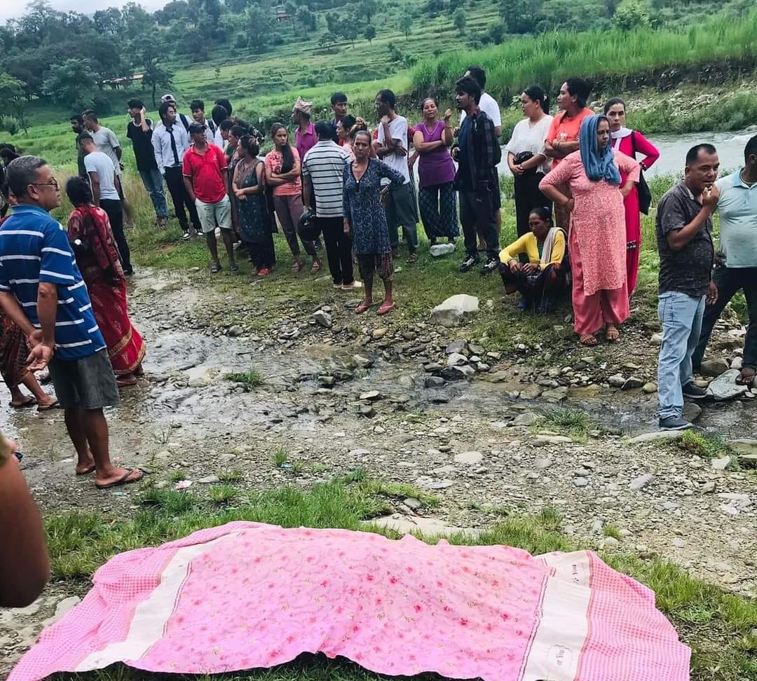 पाउँदी खोलामा पौडी खेल्ने क्रममा १० बर्षीय समर्पण परियारको बगेर मृत्यु