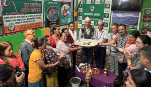 लमजुङ समाज युएईबाट मानवसेवा आश्रम भवन निर्माणार्थ १ लाख ६० हजार रुपैयाँ सहयोग