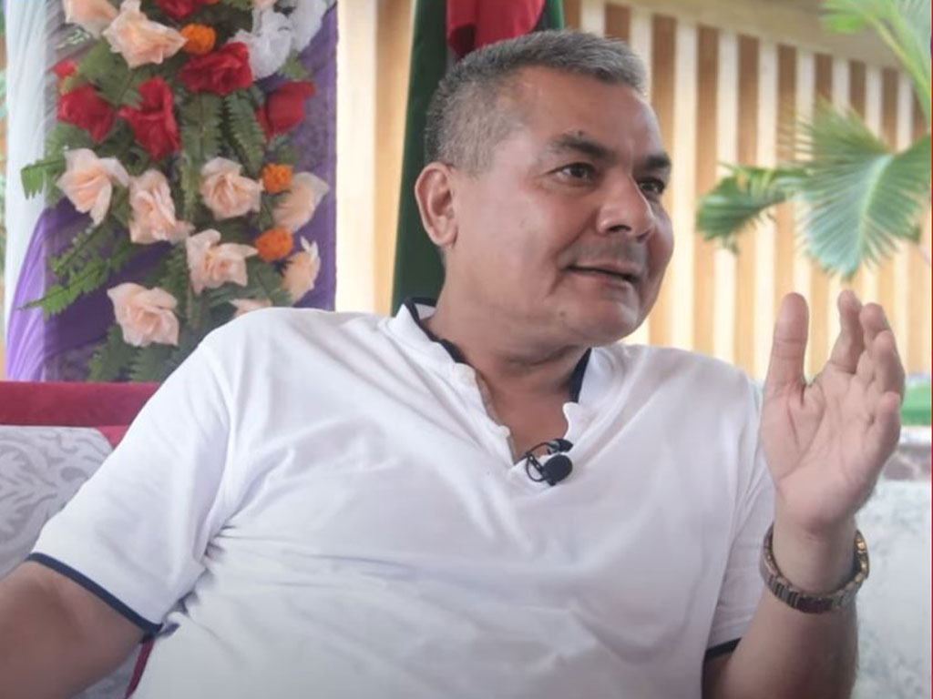 दुर्गा प्रसाईंलाई कालोमोसो दलेको युवा संघद्वारा स्विकार