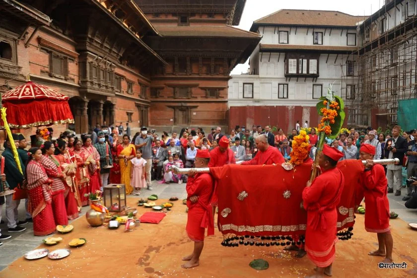 आज फूलपाती, के– के भित्र्याइन्छ ?