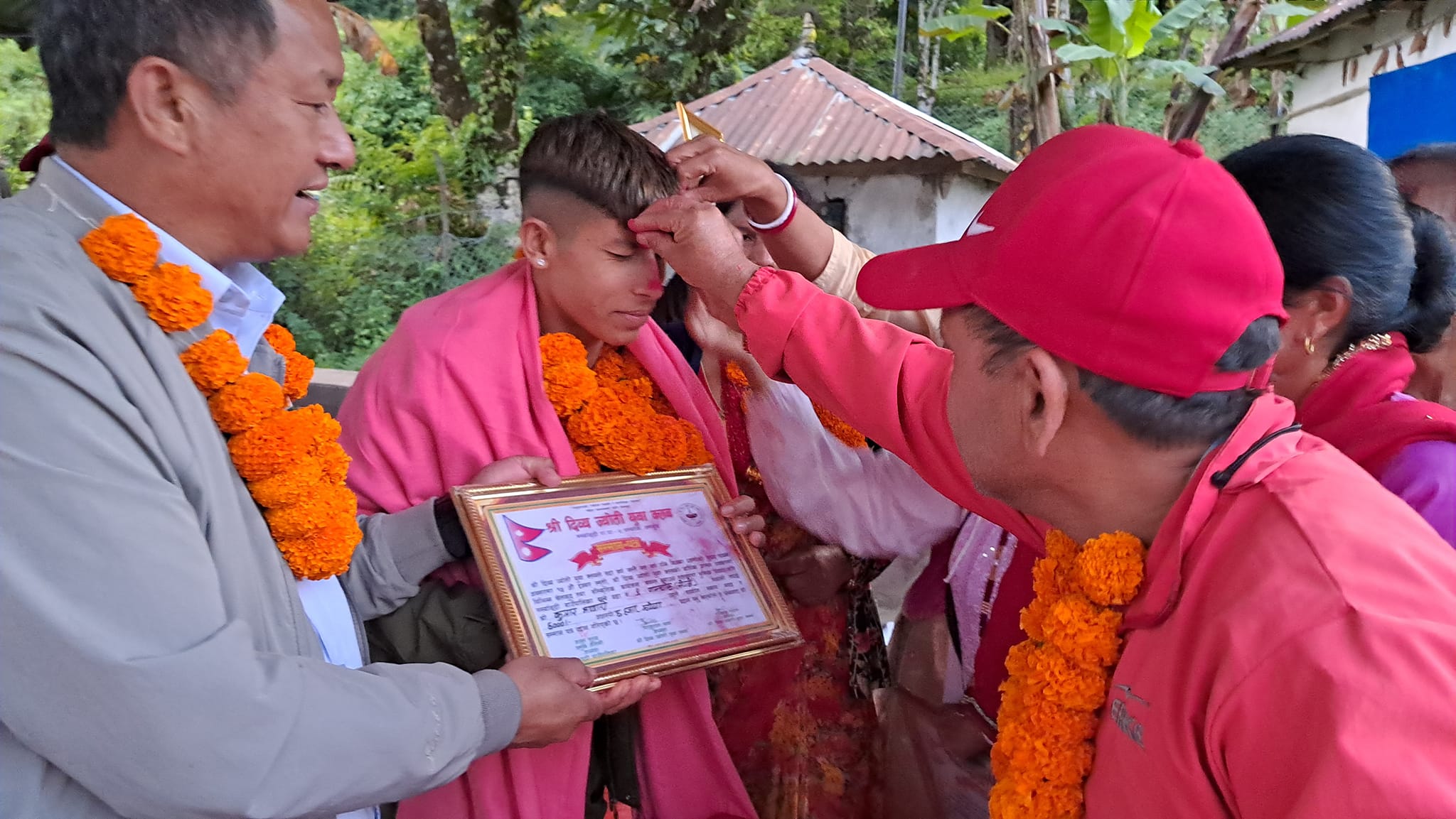 अन्तराष्ट्रिय महिला फुटबल खेलाडी साबित्रा भण्डारी (साम्बा)लाई जन्मगाउँमा भब्य सम्मान