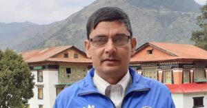 बालकविता : खेल्छौँ हामी भैलो