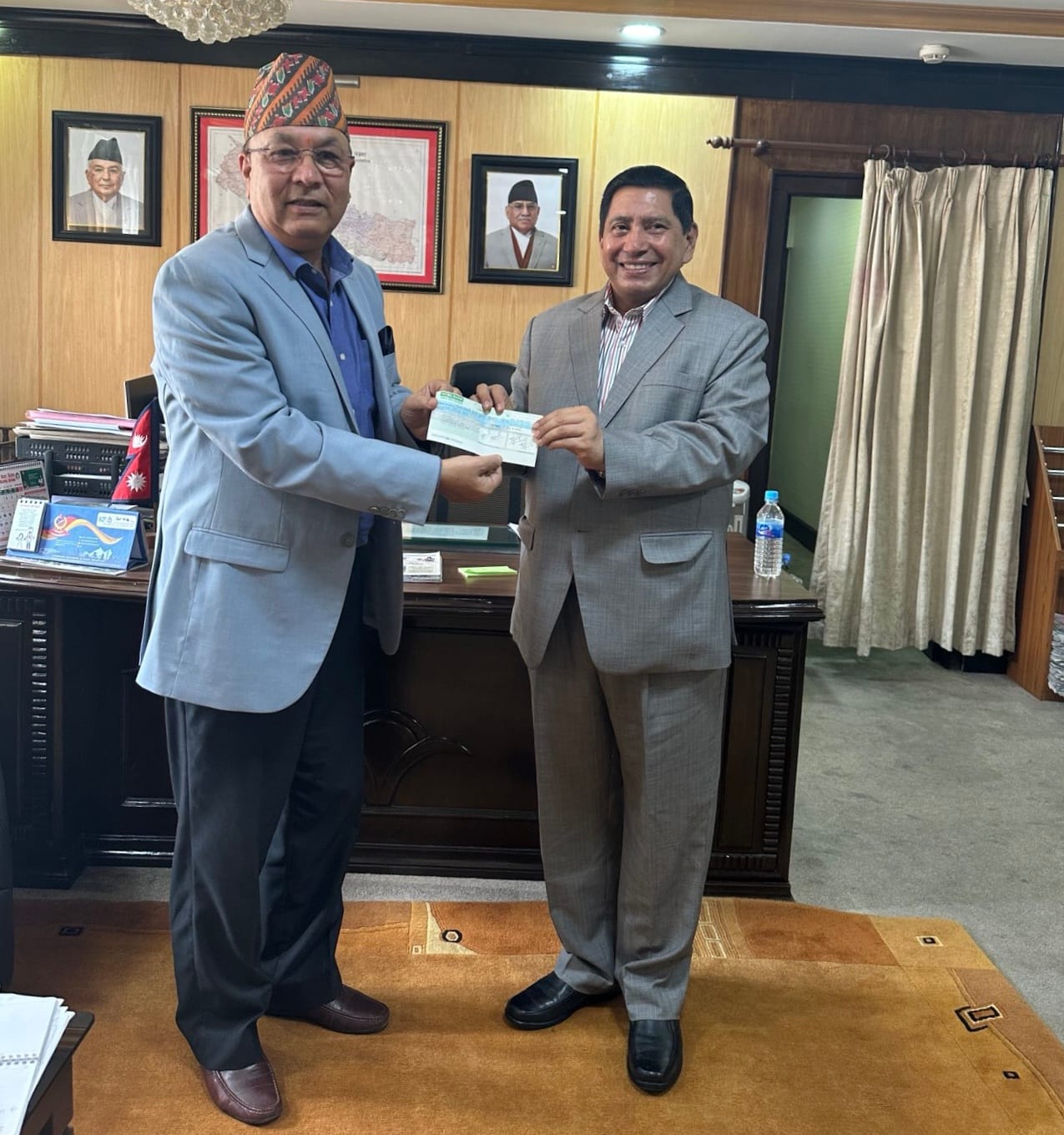 भूकम्प पीडितलाई भूपाल प्रज्ञापरिषदबाट १० लाख सहयोग, महतारालाई ‘नइ कपिल विद्यापदक