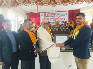 वरिष्ठ पत्रकार पहाडीलाई निर्भिक र कर्मठ पत्रकारिता गरेको भन्दै सम्मान
