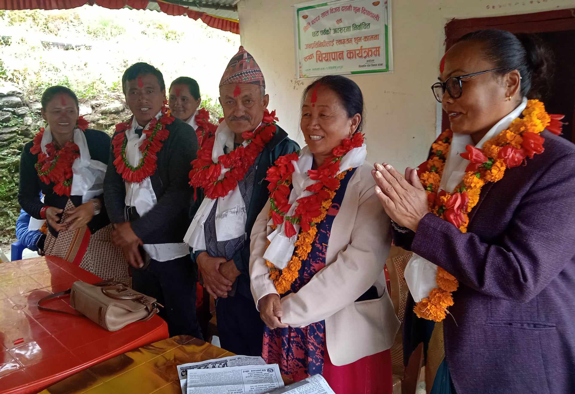 बेसीशहर– ९ को द्विथोक स्थित शिवशक्ति टोल विकास संस्था र आमा समूहद्वारा शुभकामना आदानप्रदान, उक्त कार्यक्रमको फोटो फिचर :