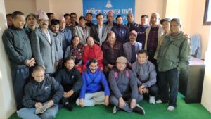 रास्वपाका उपाध्यक्ष डिपि अर्याल लमजुङमा : निजी काममा आउँदा पनि पत्रकार र कार्यकर्ता बीचमा