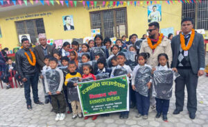 राजशान्ति  फाउण्डेसनद्वारा दुई विद्यालयका छात्रछात्रालाई सहयोग