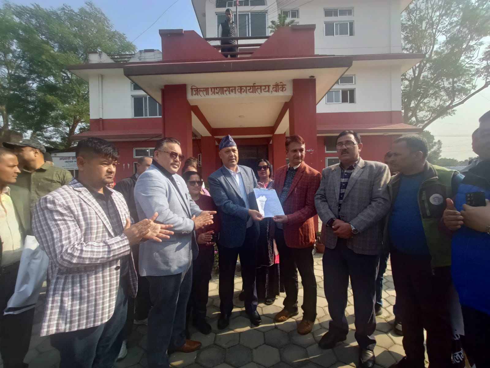 बैंक तथा वित्तीय क्षेत्र उद्योगी व्यवसायी मैत्री बनाउनु पर्ने मागसहित प्रधानमन्त्री, अर्थमन्त्री र गर्भनरलाई ज्ञापन–पत्र