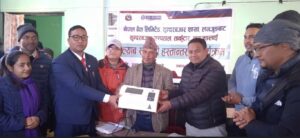 नेबैंक लिद्वारा अस्पताललाई चार लाखको बहुउपयोगी स्वास्थ्या उपकरण HBA1C  हस्तान्तरणको फोटो फिचर :