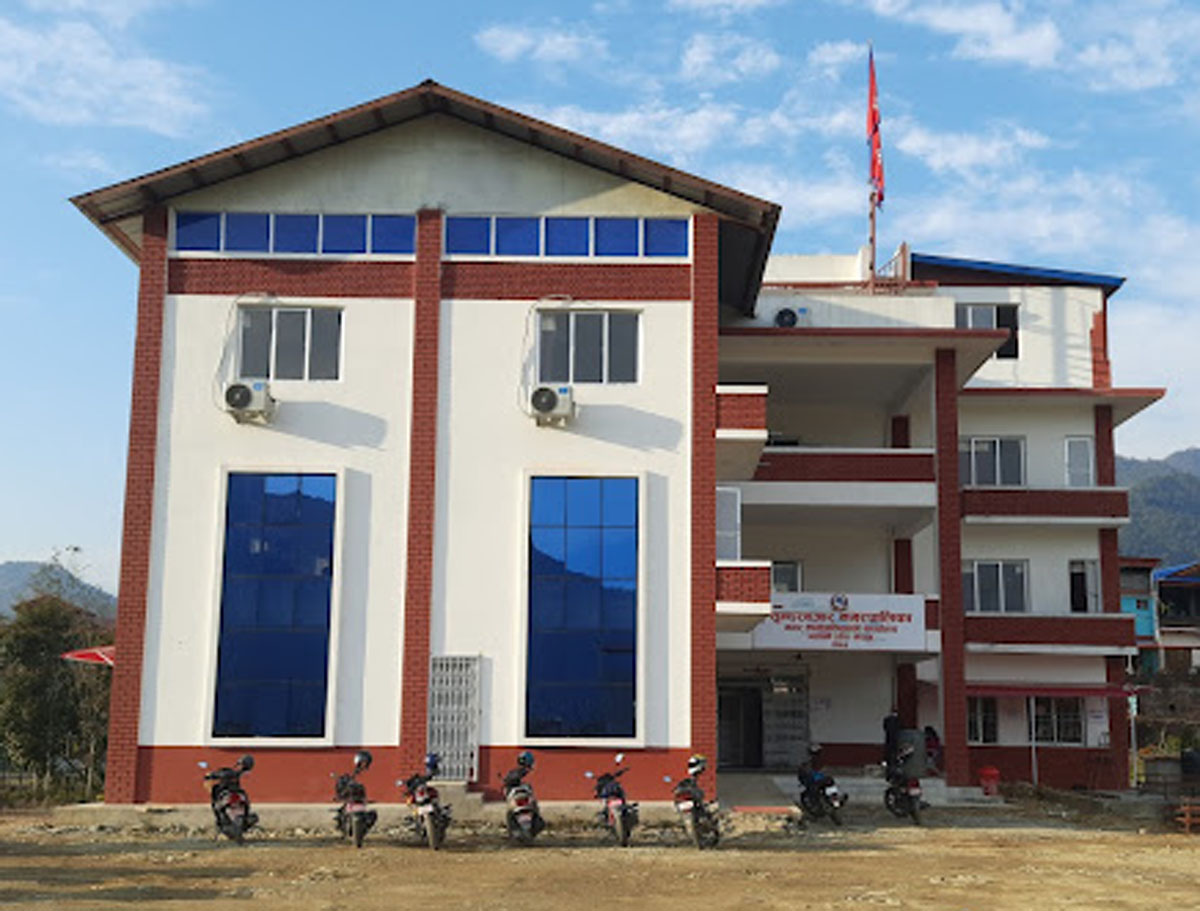 मध्यपहाडी लोकमार्गको निर्माण अवरुद्ध सुन्दरबजार खण्डका लागि दबाब सिर्जना गर्न जोड