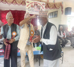 गुरुपूर्णिमाका अवसरमा ७५ वसन्त पार गर्नुभएका १० जना गुरुहरू सम्मानित