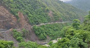 त्रिशुलीमा बेपत्ता बसको पर्दा र बच्चाको कपडा भेटियो, बस भेटिएनन्