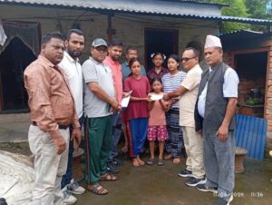 अन्तरङ्ग समाचार प्रभाव : अप्सराको परिवारले पायो झण्डै दुई लाख नगद सहयोग