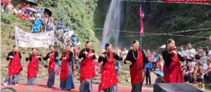 हामखोला झरना महोत्सवमा स्थानीय उत्पादन मोही खोसाखोस