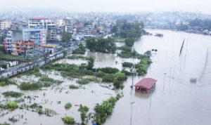 मुलुकका १३ स्थानमा नदीहरूमा आएको बाढीले खतरा तह पार गर्यो