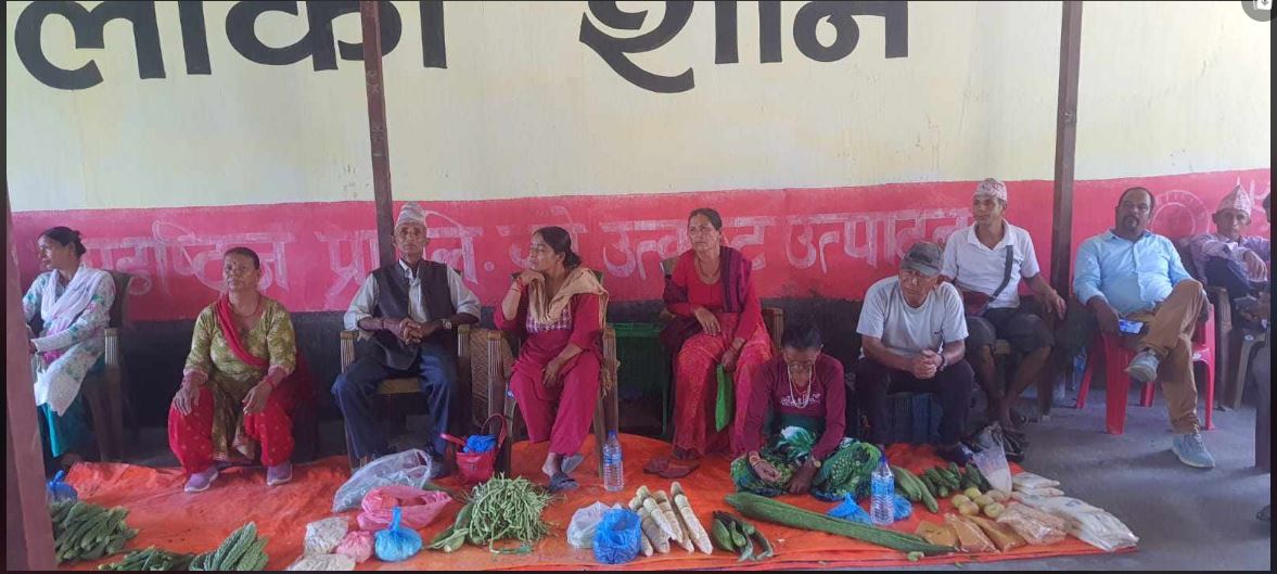 साप्ताहिक कृषि हाटबजारको पहिलो दिन उत्साहवर्द्धक विक्री