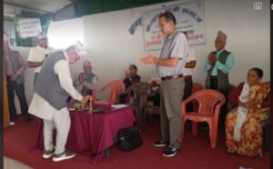 समाजका जेष्ठ सदस्य ८१ वर्षीय बृद्धबृद्धालाई सम्मान गर्दै ब्राह्ण क्षेत्री समाजद्वारा शुभकामना आदानप्रदान