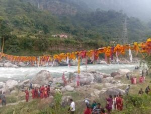 हरिबोधनी एकादशीका अवसरमा लमजुङका विभिन्न क्षेत्रमा २४ वटा फूलका डोली तारियो : फोटो फिचरसहित