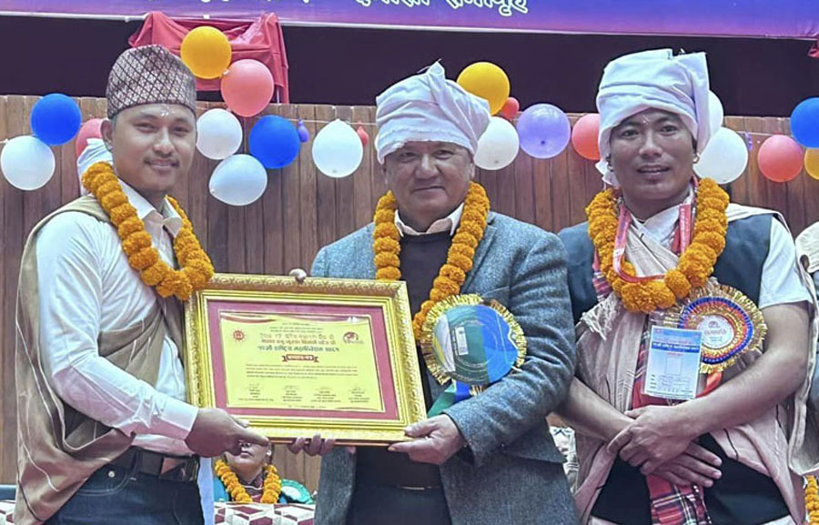 लमजुङका गुरुङ फिल्मका कान्छा निर्देशक कमलबहादुर गुरुङ सम्मानित