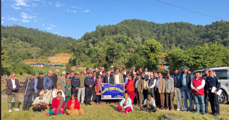 प्रहरी सार्वजनिक सुनुवाईमा अपराधिक क्रियाकलापमा संलग्नलाई राजनीतिक आडमा अनुसन्धान फितलो हुन नहुनेमा जोड
