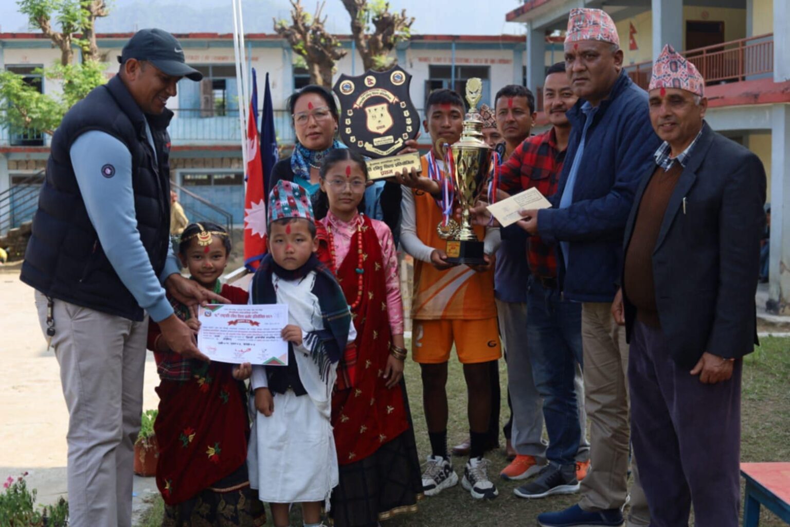 मध्यनेपालको १६ औं राष्ट्रपती रनिङ् शिल्डको उपाधि हिमाली आमाविलाई