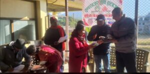 सुन्दरबजार नगरपालिका– ७ द्वारा ७५ जना किसानलाई तरकारीको बीउ वितरण