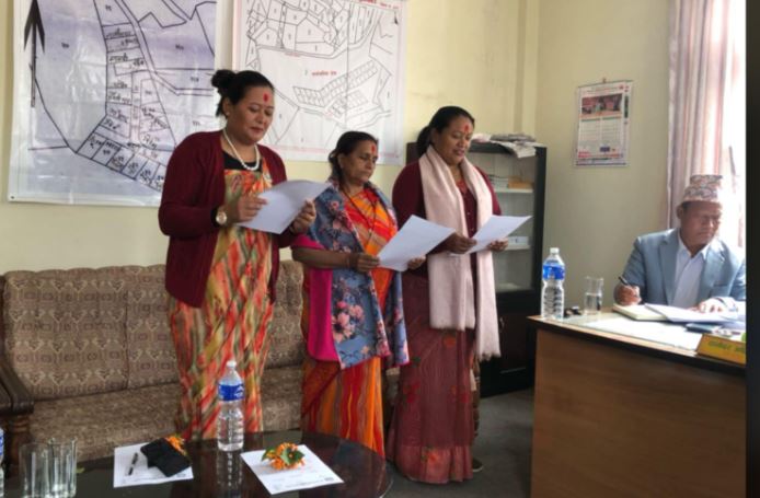 भूमि समस्या समाधान आयोगका सदस्यहरूको शपथ ग्रहणसँगै पद बहाली