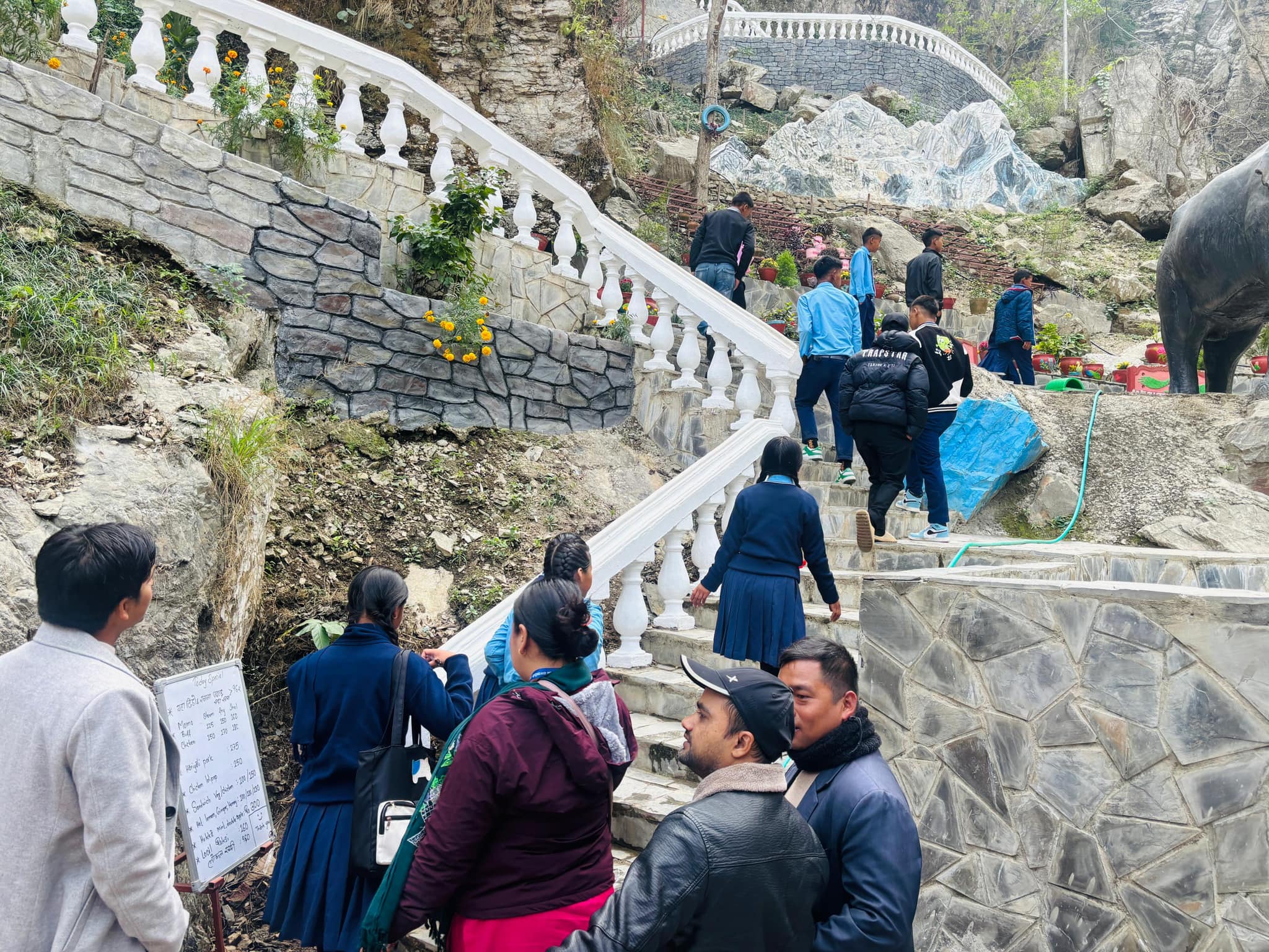 बरदान बन्दै तनहुँको ऐना पहरा उद्यान : सात महिनामा ३० लाख आम्दानी