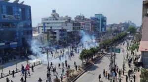 अराजक बन्यो राजाबादीको प्रदर्शन, एक पत्रकार सहित दुई जनाको निधन