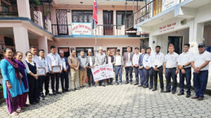 कानुन दिवसमा जिल्ला अदालतका तीन कर्मचारी पुरस्कृत