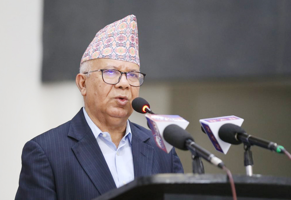 ममाथि भ्रष्टाचारको मुद्दा दायर बदलाको भावना हो, चुनौतीको सामना गर्ने हो : माधव नेपाल