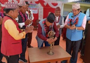 ठाडोभाका प्रशिक्षण शैलीमा प्रस्तुति राइनासमा : विद्यार्थीदेखि मेयर गुरुङसमेत नाच्नु भयो