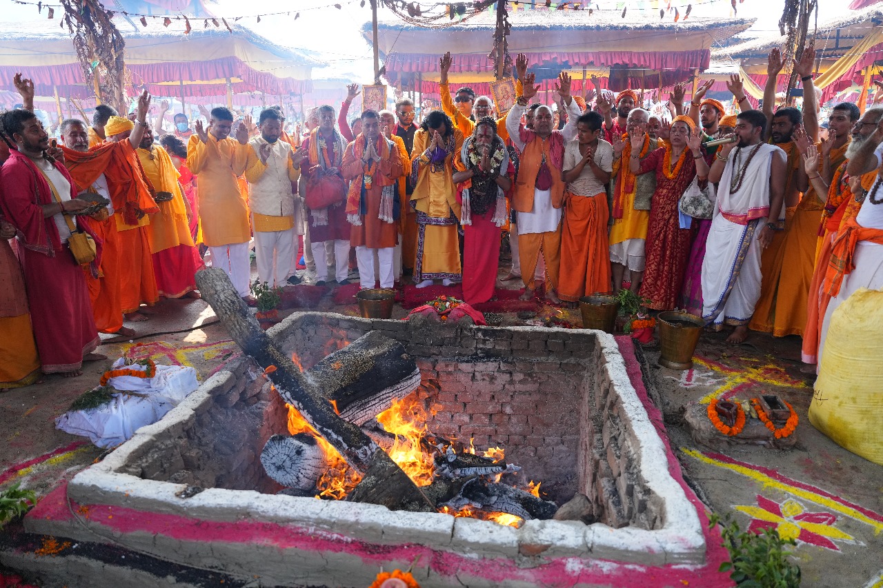 कोटिहोममा पुजीत कलश वितरण सुरू : फाउन्डेसनलाई पोखराको २ रोपनी जग्गा दान
