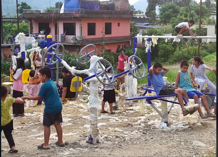 खुला व्यायामशालामा सर्वसाधारण, युवा, वृद्ध, केटाकेटी सबैको घुइँचो
