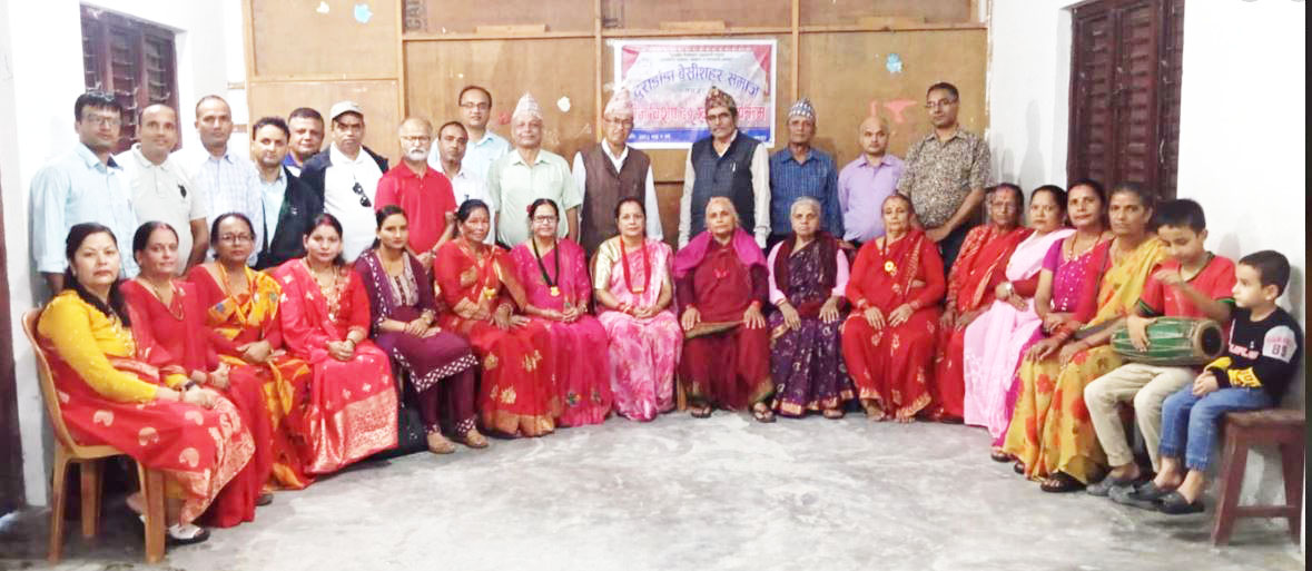 दुराडाँडा– बेसीशहर समाजको दर खाने कार्यक्रममा गाइए मौलिक तीजका गीत