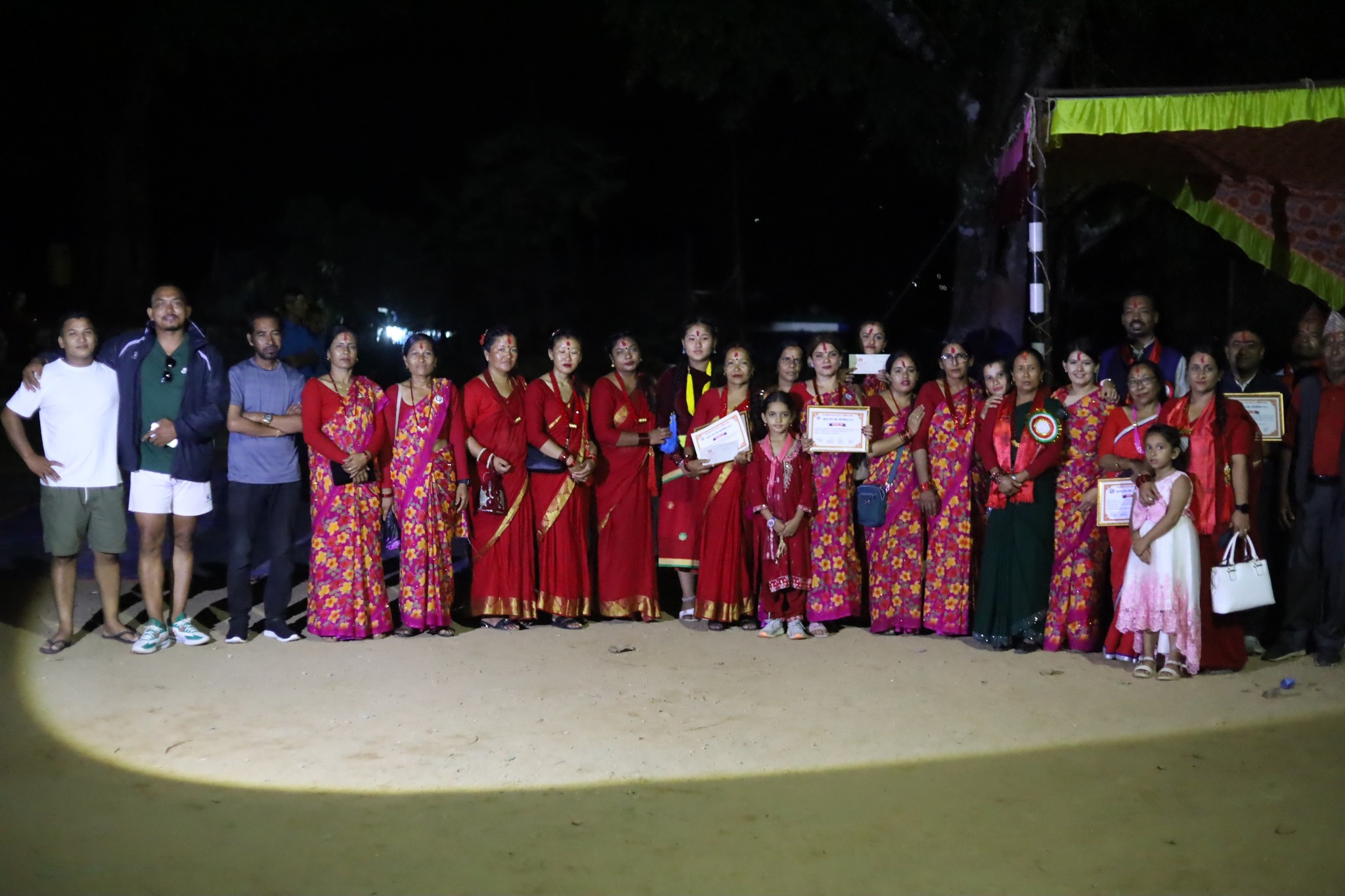 मध्यनेपाल- ५, समिभन्ज्याङमा घन्कियो तिजगीत, लाखे प्रदर्शनमा घुइँचो