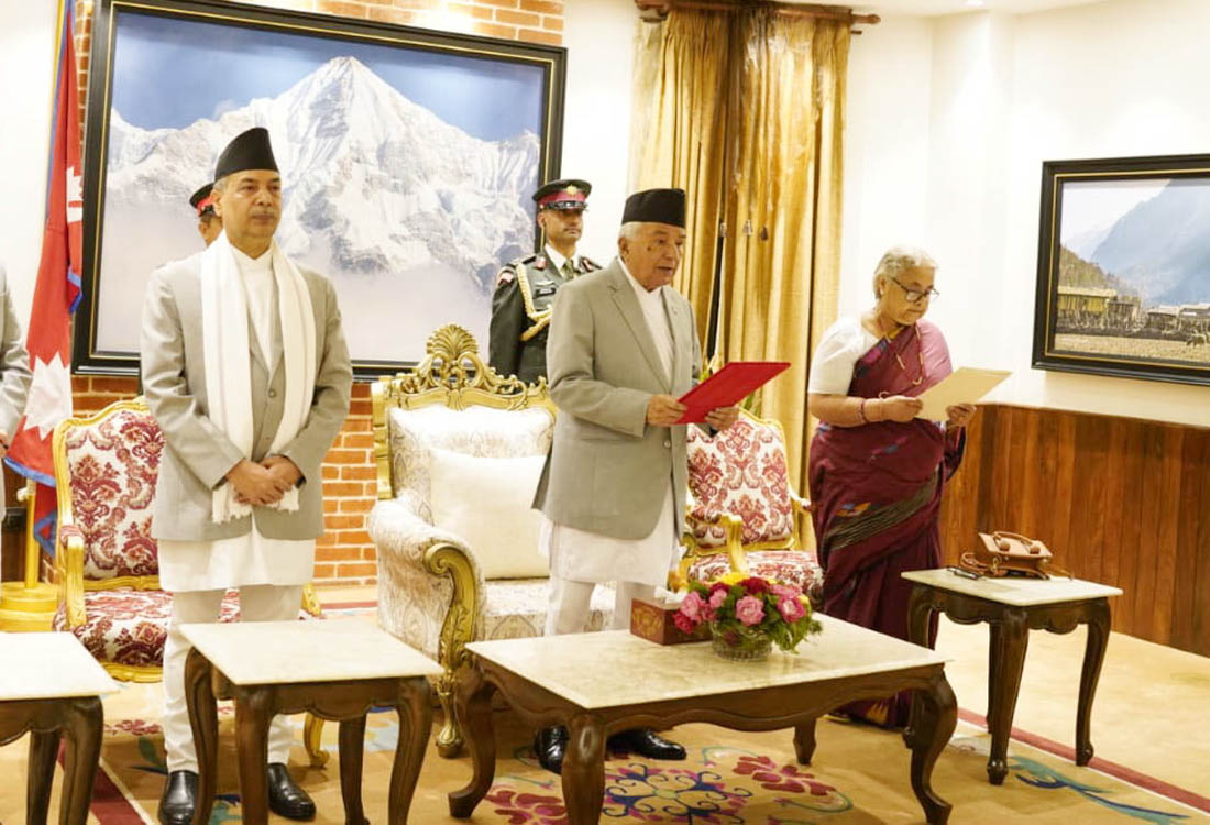 पहिलो प्रधानन्यायाधीश कार्की प्रधानमन्त्री नियुक्त, शपथ ग्रहण